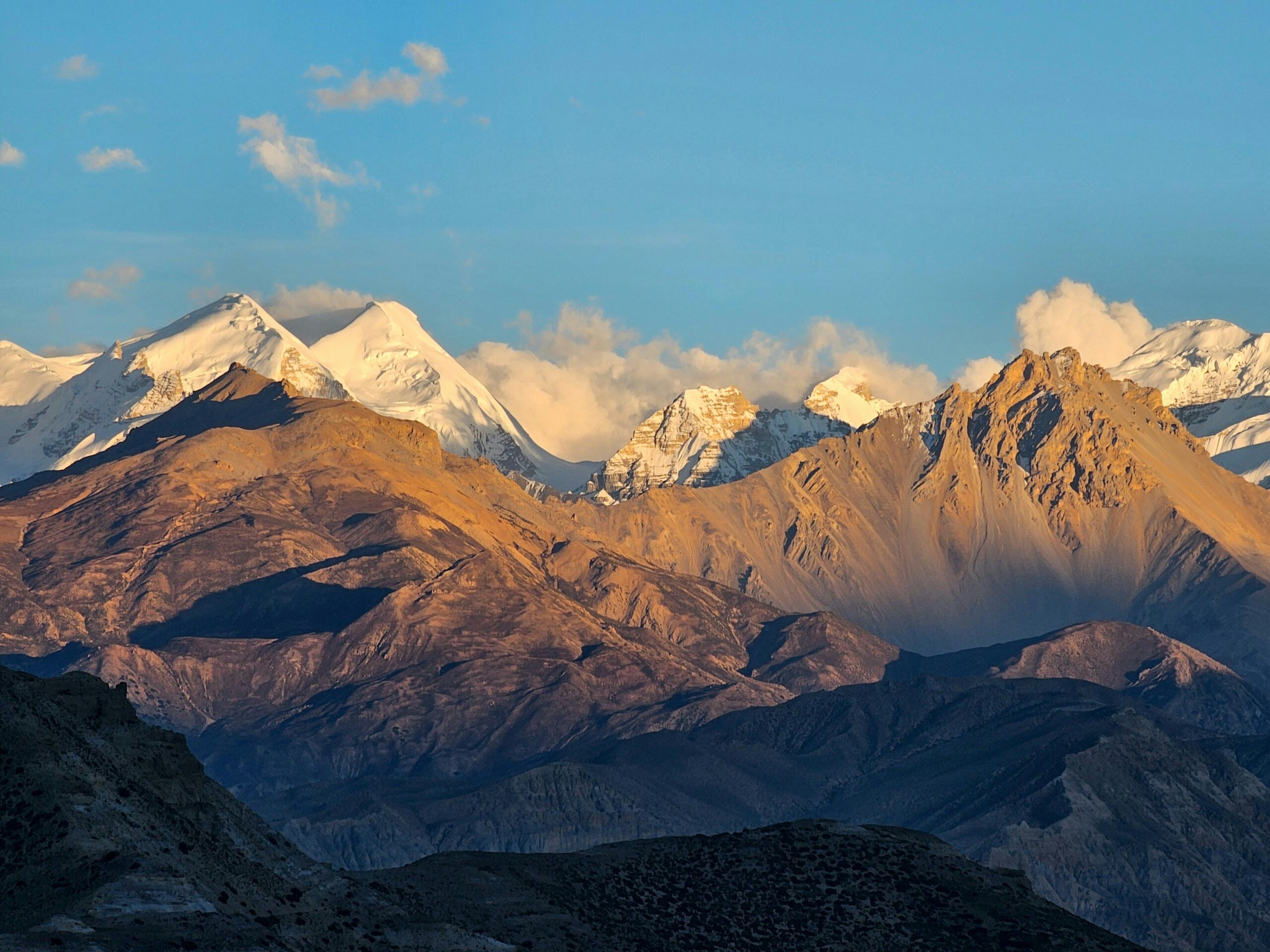 lower-mustang -trek Trekkers exploring the arid landscapes and villages of Mustang, during lower mustang trek